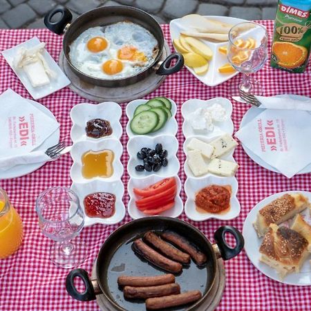 Saray Hotel Призрен Экстерьер фото