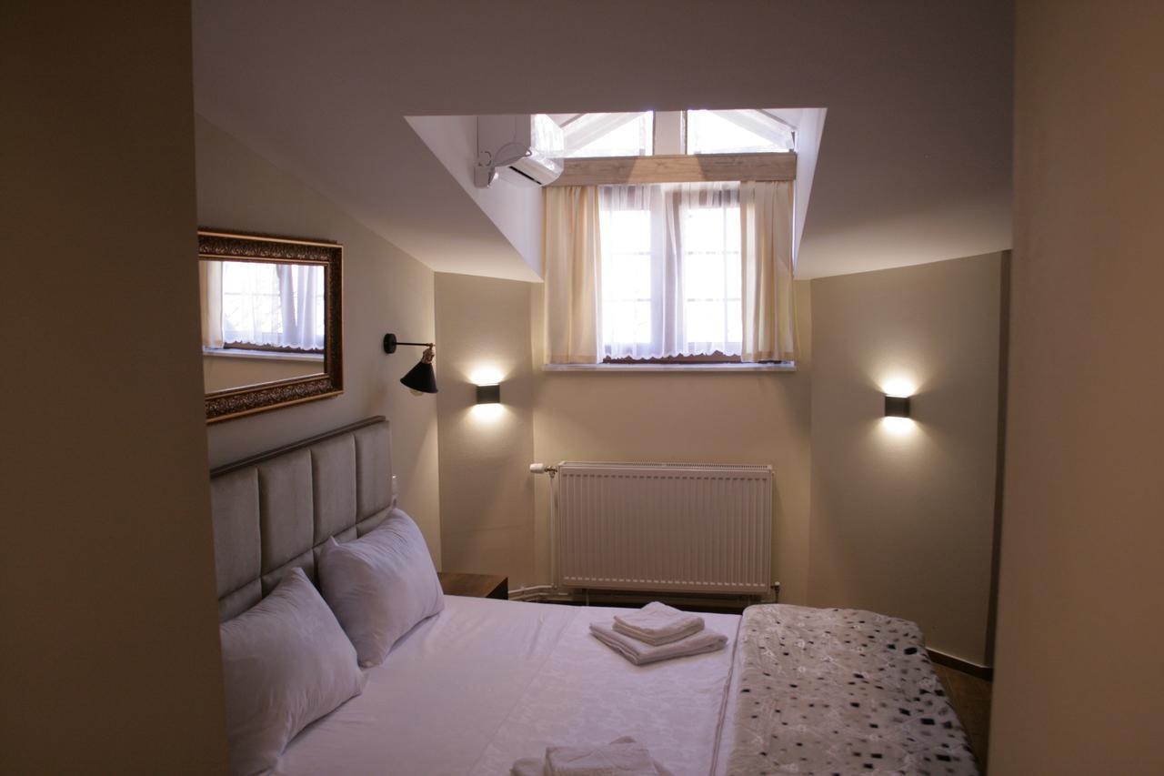 Saray Hotel Призрен Экстерьер фото