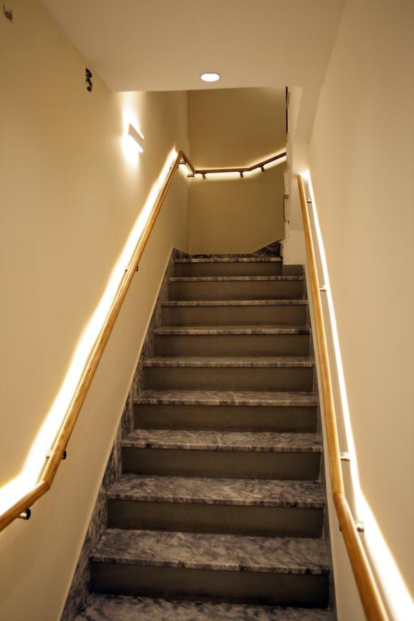 Saray Hotel Призрен Экстерьер фото
