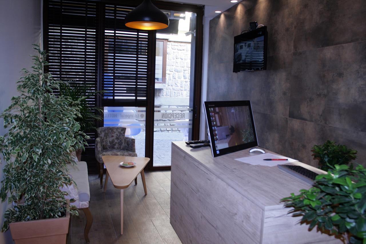 Saray Hotel Призрен Экстерьер фото