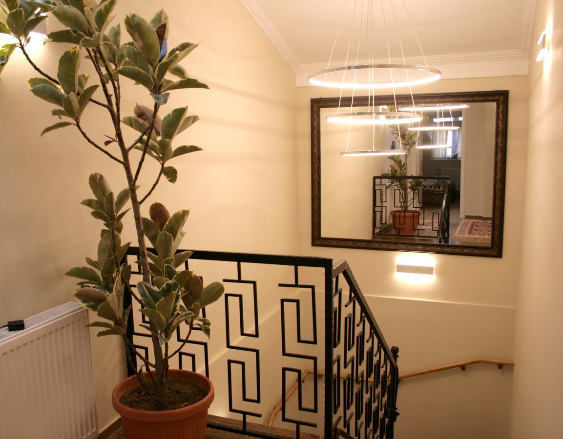 Saray Hotel Призрен Экстерьер фото