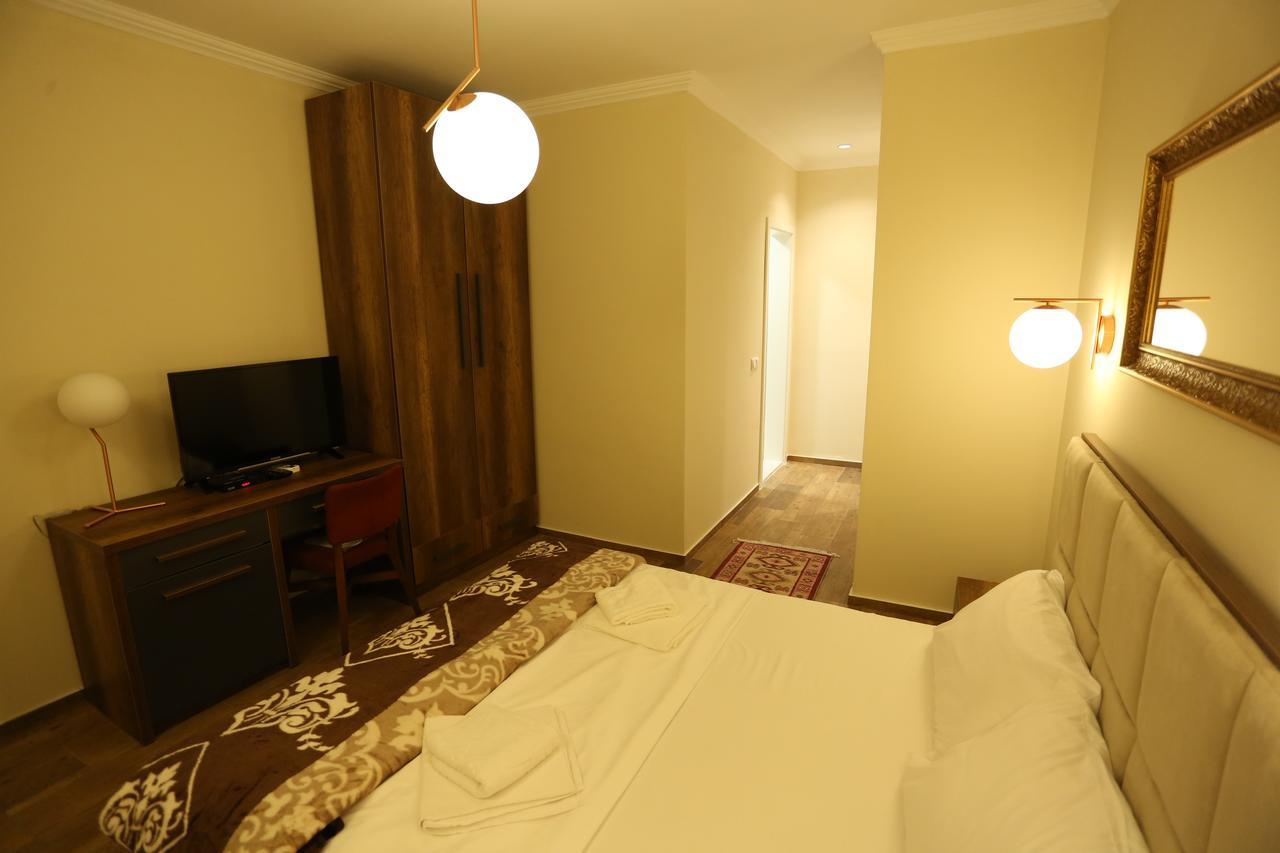 Saray Hotel Призрен Экстерьер фото