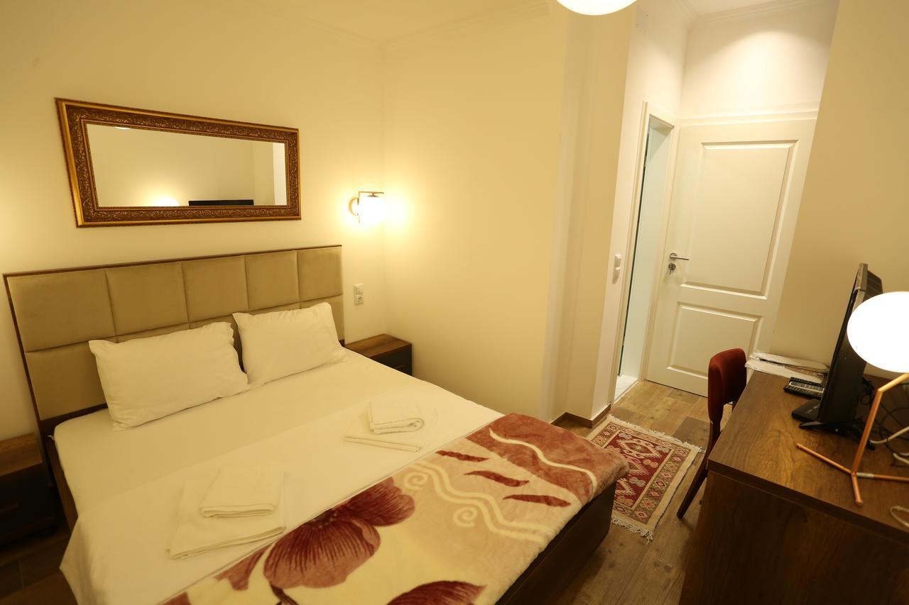 Saray Hotel Призрен Экстерьер фото