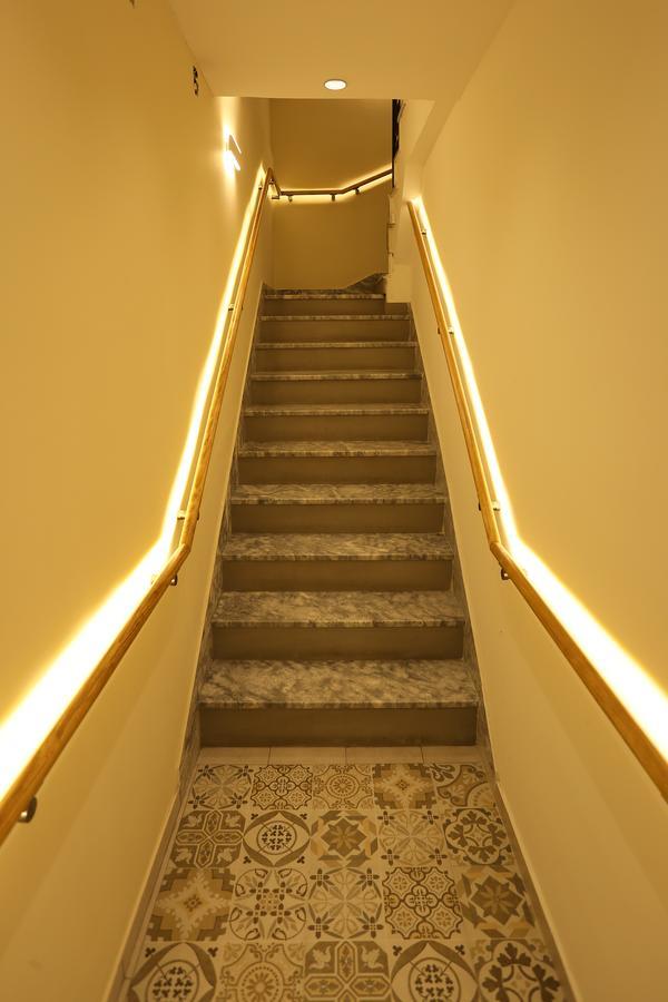 Saray Hotel Призрен Экстерьер фото