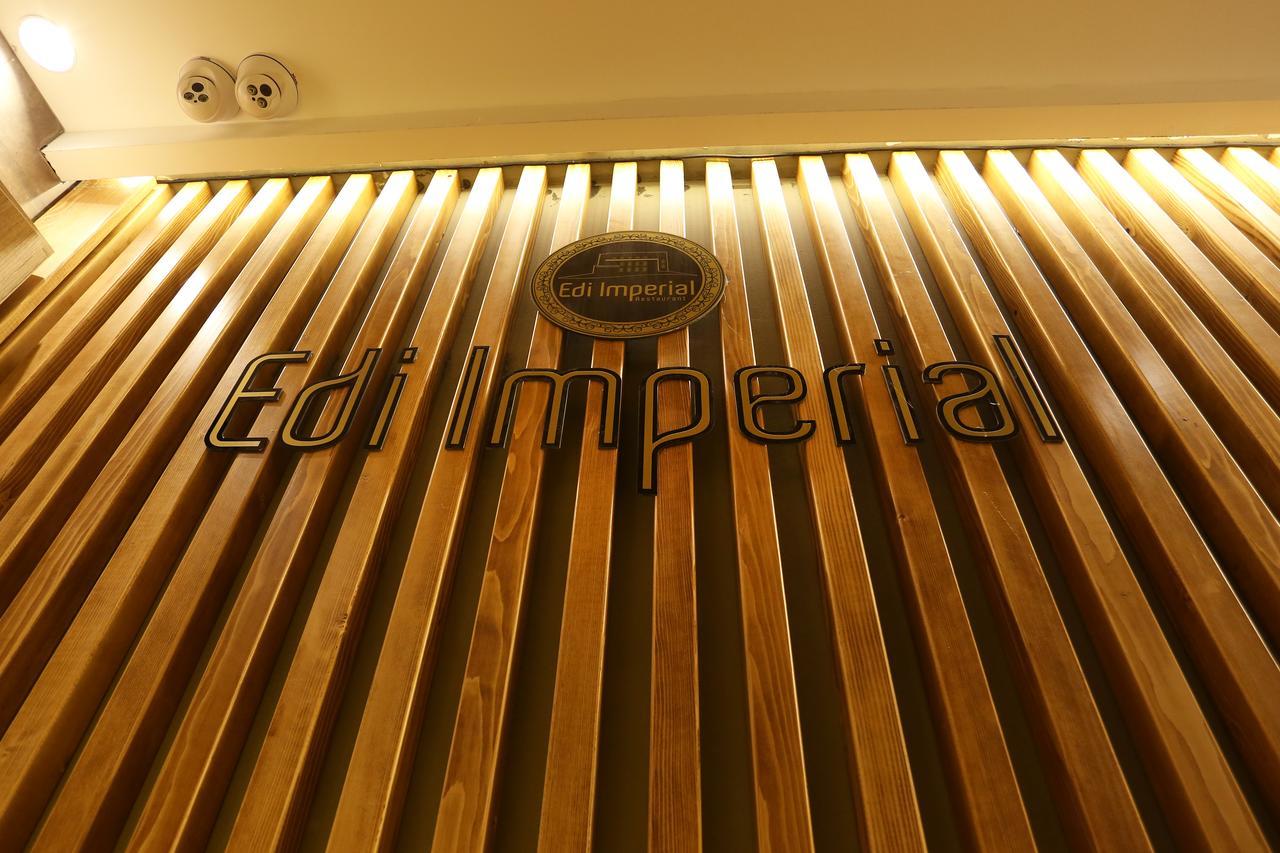 Saray Hotel Призрен Экстерьер фото
