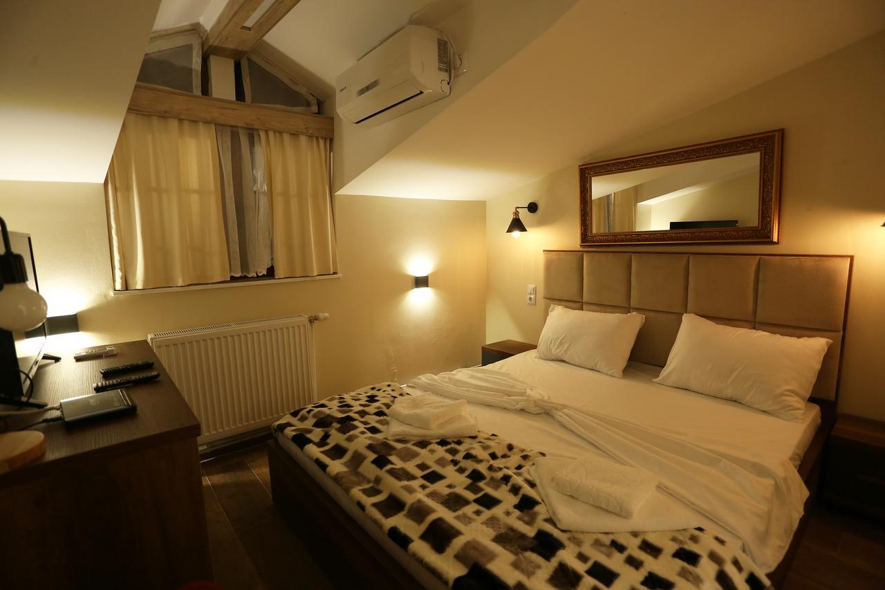 Saray Hotel Призрен Экстерьер фото