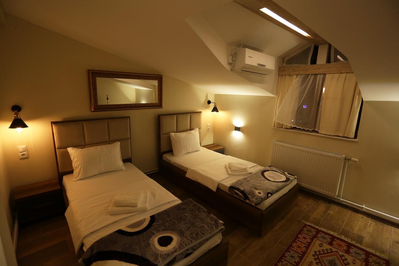 Saray Hotel Призрен Экстерьер фото
