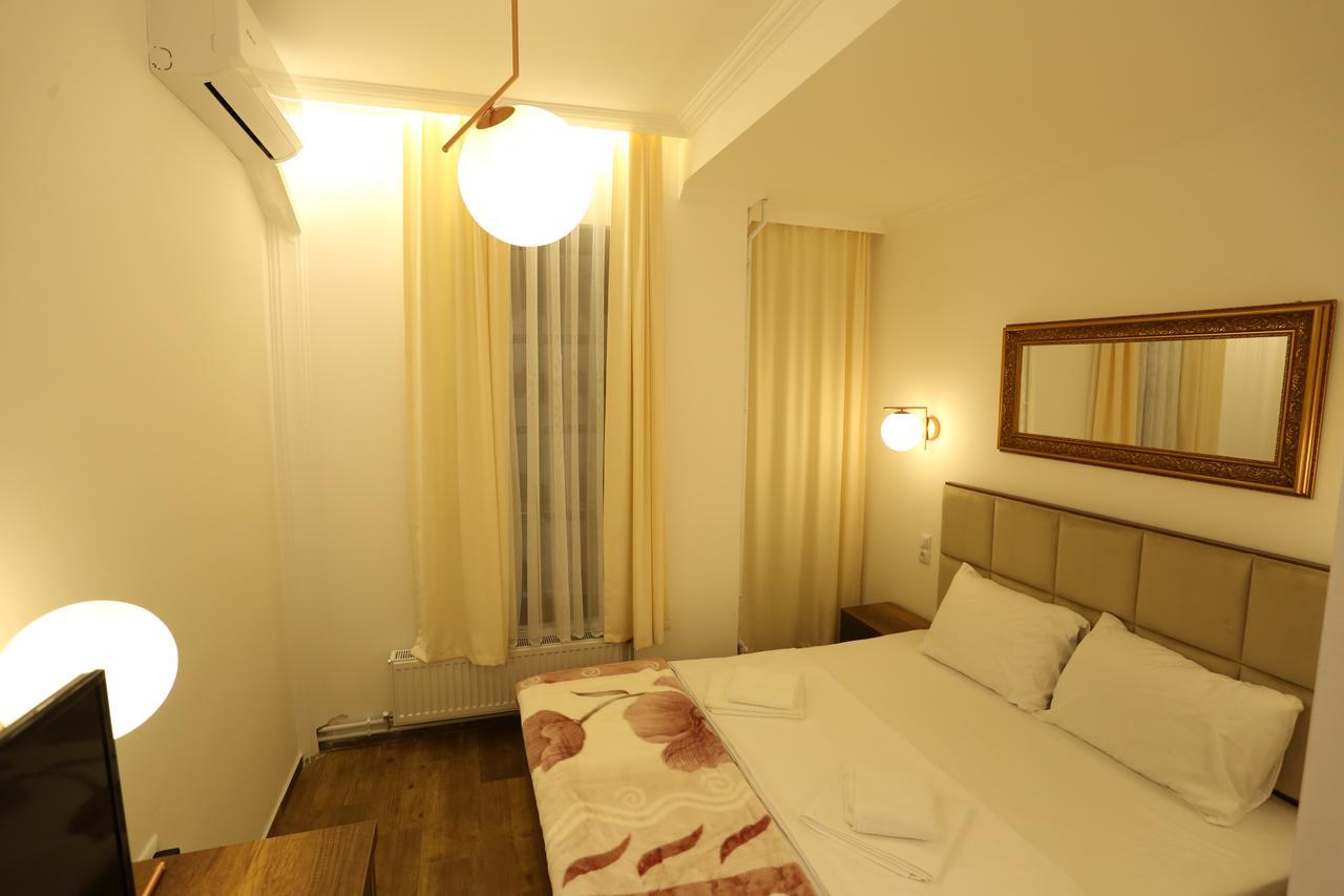 Saray Hotel Призрен Экстерьер фото