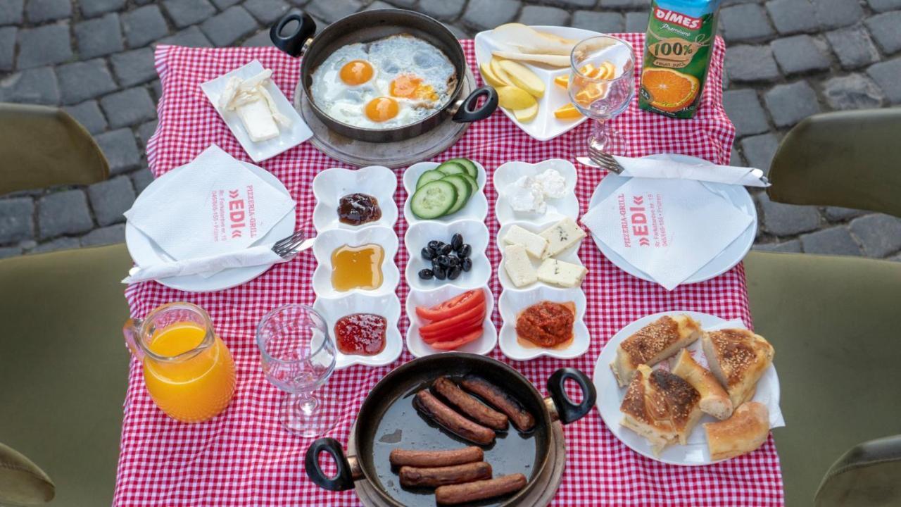 Saray Hotel Призрен Экстерьер фото